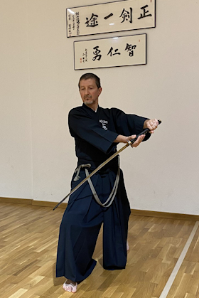 <h3><em>Istruttore Iaido</em></h3>

<h3>5° Dan Iaido, 3° Dan Kendo</h3>
